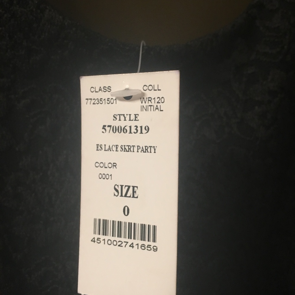 LITTLE BLACK DRESS - Picture 5 of 6